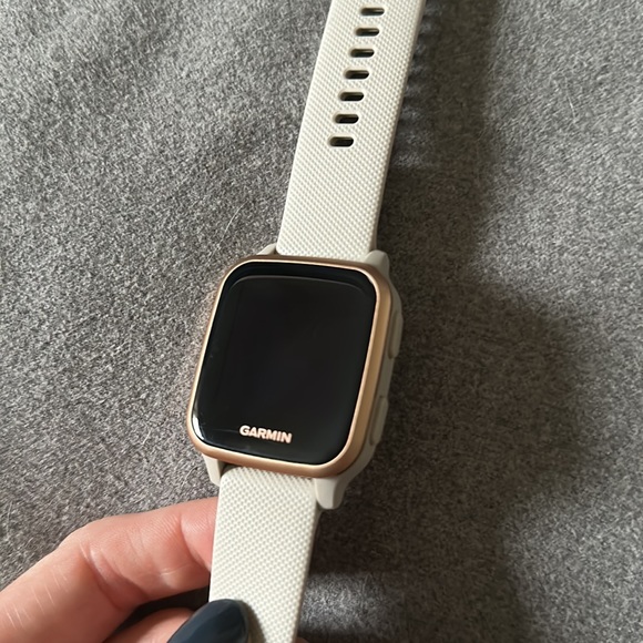 Garmin Venu SQ Music rose gold tan band - Picture 2 of 3